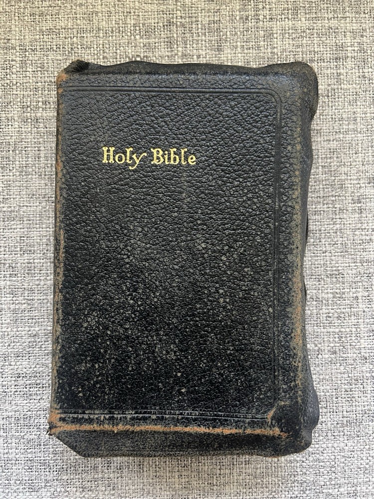 National Bible Press Holy Bible ☆ Old And New Testament Pronouncing Red Letter
