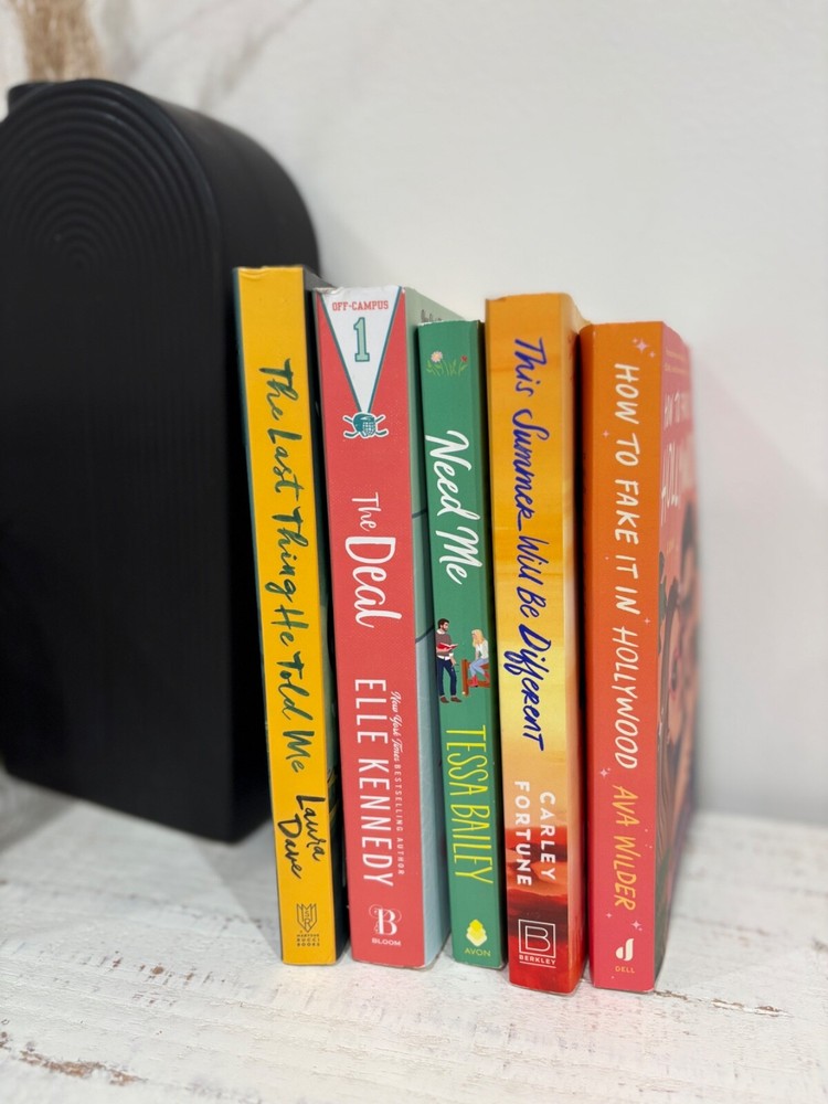 Laura Dave, Elle Kennedy, Tessa Bailey, Carley Fortune, Ava Wilder Romance Novel
