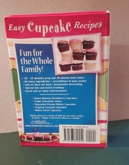 NEW „EASY CUPCAKE RECIPES” Hardback Spiral 2010 Cookbook Resources LLC 174 Pages
