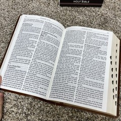 KJV Giant Print Bible | Indexed | Brown Crown of Thorns | red letter