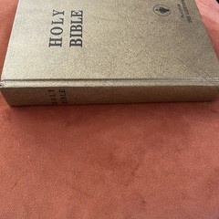 Holy Bible Placed by The Gideons King James Version 1985 Hardcover Gold GUC