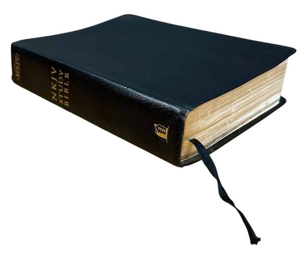 NKJV Study Bible, Premium Bonded Leather, Black, Comfort Print: The Complete Re,