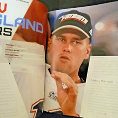 Legends -Tom Brady Issue-Lindy’s Sports Collector Edition Pro Football Spring 22