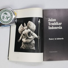 Ganesha-Ganeshi by Seni Tembikar, Kreasi, Clay Statements by F. Widayanto (1993)