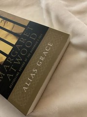 Alias Grace: A Novel – Paperback By Atwood, Margaret