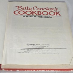 Vintage 1970’s Betty Crocker’s Cookbook New & Revised Edition Red Hardcover*READ