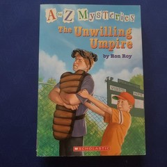 Mix of CALENDAR MYSTERIES and A to Z MYSTERIES by Ron Roy 12 books