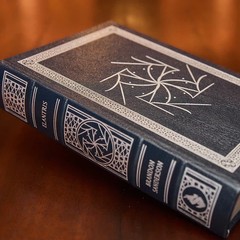 Elantris : Tenth Anniversary Dragonsteel Leather Edition by Brandon Sanderson…