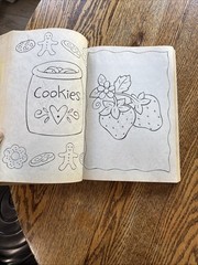 Strawberry Shortcake: : 400 Pages of Coloring Fun! (Strawberry Shortcake) BB