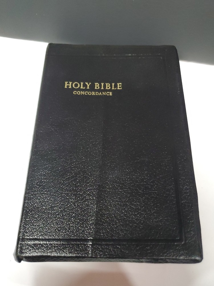 Holy Bible Letter Edition Concordance World. writing as shown in pic