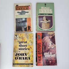 Lot of 11 vintage paperback books 1950s 1960s murder scifi humor mystery crime