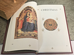 Traditional Hymns 1st by Ebury Press Printed Singapore Tien Wan Press HC LN Exc