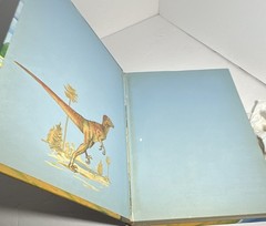 Modern Publishing Mammoth Book of Dinosaurs Hardcover Illustrated Picture Book