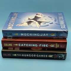 Hunger Games Trilogy Boxed Set Set by Suzanne Collins (2010, Box or Slipcased)