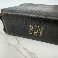 HOLY BIBLE King James Version Self Pronouncing Index 1940s National Bible Press