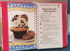 NEW „EASY CUPCAKE RECIPES” Hardback Spiral 2010 Cookbook Resources LLC 174 Pages