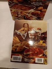 BETTY CROCKER’S BEST OF HEALTHY AND HEARTY COOKING 1998 HB DJ 448 PAGES