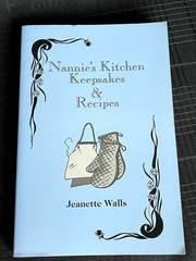 Nannie’s Kitchen Keepsakes & Recipes Appalachian Cookbook Jeanette Walls SIGNED