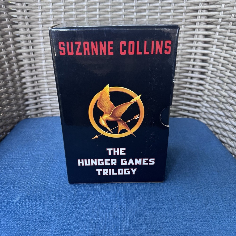 Hunger Games Trilogy Boxed Set Set by Suzanne Collins (2010, Box or Slipcased)