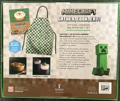 Minecraft: The Official Cookbook and Apron Set