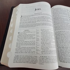 THE DEFENDERS STUDY BIBLE WORLD KJV BONDED LEATHER RED LETTER HENRY MORRIS 1995