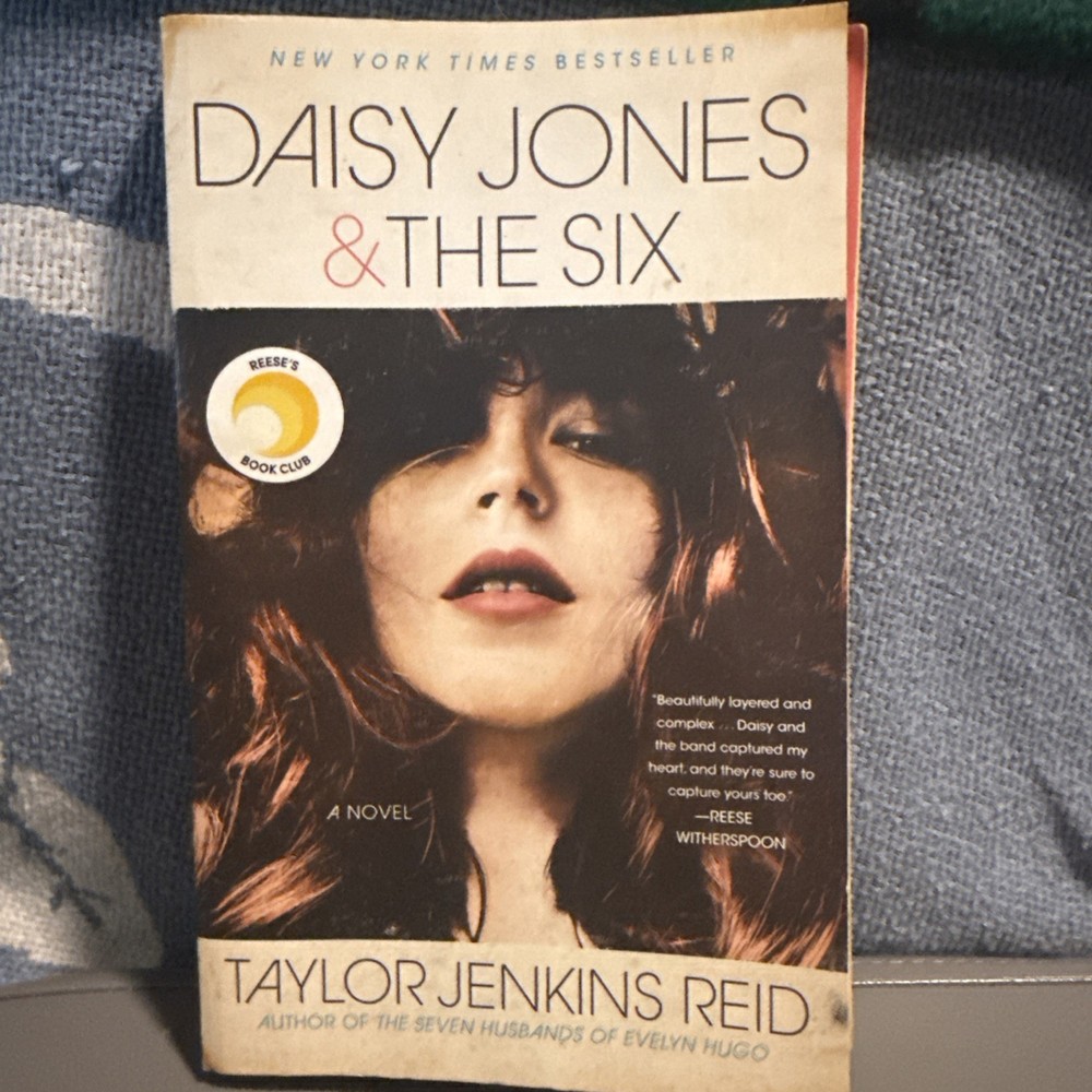 Daisy Jones and the Six: Reese’s Book Club : A Novel by Taylor Jenkins Reid…