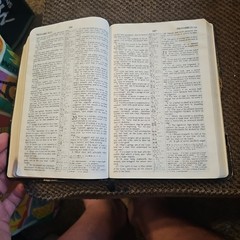 Holy Bible NIV 87 Ultra Thin Black Bonded Leather Holman Reference