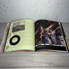 The Ultimate Illustrated History Clapton! By Chris Welch, 2011