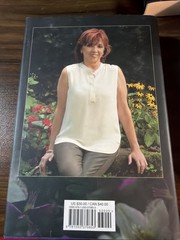Nora Roberts : Hidden Nature Hardcover