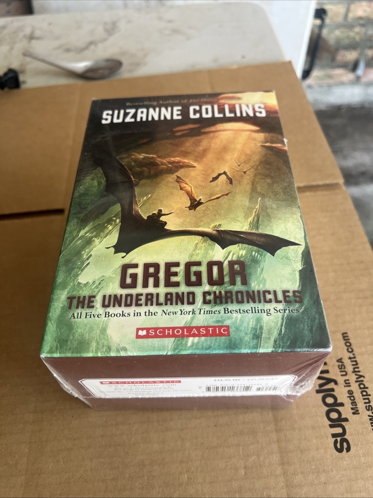 GREGOR THE UNDERLAND CHRONICLES – 5 SUZANNE COLLINS SOFT COVER BOOKS BOX SET-LOT