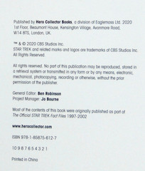 Star Trek Voyager U.S.S. Voyager NCC-74656 Illustrated Handbook Cap Janeway Book