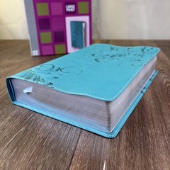 NIV Women’s Devotional Bible Large Print Leathersoft Teal by Zondervan