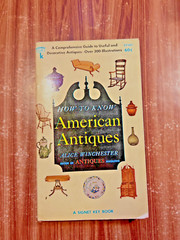 How To Know American Antiques Alice Winchester Paperback Book 1951 Signet Guide