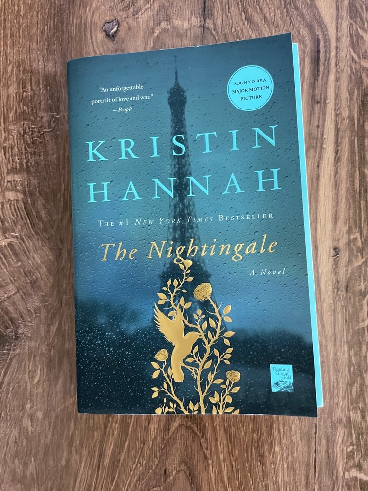 The Nightingale: A Novel – Paperback Book Hannah, Kristin – VERY GOOD Condition