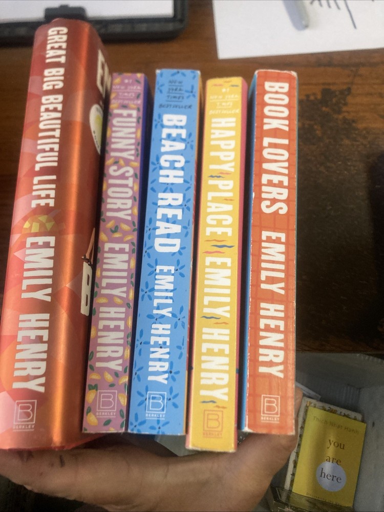 Lot 5 EMILY HENRY Funny Story-People We Meet on Vacation-Book Lover-Happy Place