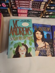VC Andrews PAPERBACK BOOK/BOOKS /VARIOUS TITLES /CHOICE