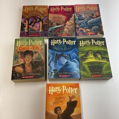 Harry Potter Paperback Boxset #1-7 J. K. Rowling (2009) Scholastic