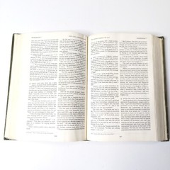 1972 The Living Bible Paraphrased Tyndale House Green Leatherette Padded HC