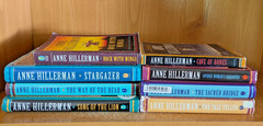 ANNE HILLERMAN Chee/Leaphorn Navajo Mysteries – 6 HCDj 1 TPB 1 PB – 1 Signed