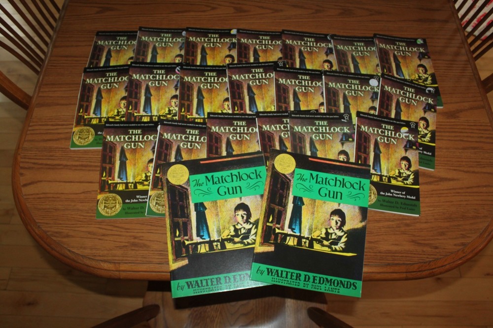 22 The Matchlock Gun Guided Reading Books Set Circle BL 5.1 Walter D. Edmonds