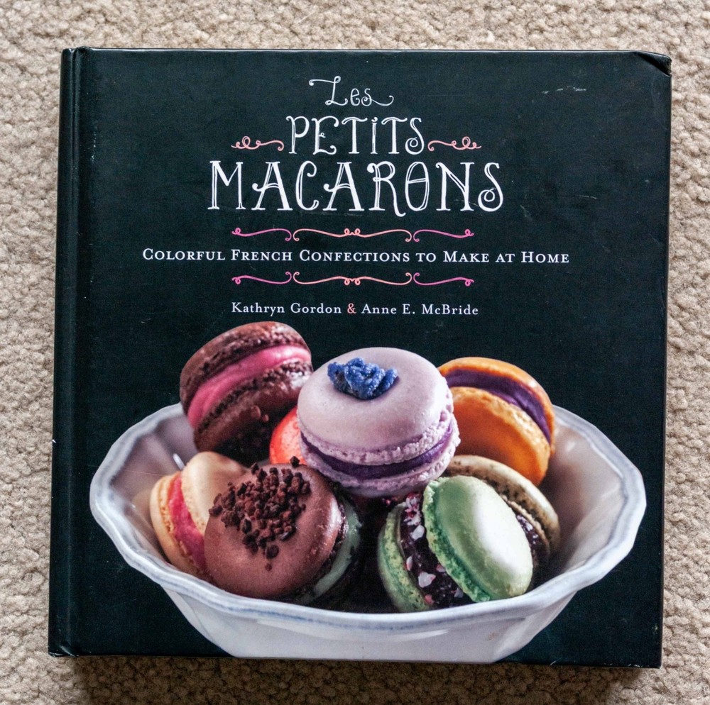 Les Petits Macarons: Colorful French Confections to Make at Home – HC, 270 pages