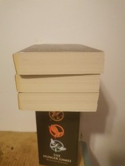 Trilogy Boxed Set – Catching Fire – Mockingjay by Suzanne Collins (2013,…