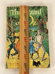Wizard of Oz Paperback Book 1968, Printed in the USA, 156 pages 7.75×5″