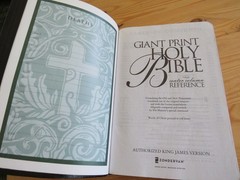 Zondervan Giant Print Center Column King James Reference Black Holy Bible