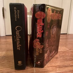 Diana Gabaldon – Outlander FLAT SIGNED BP 1st Edition 8th Printing Book 1 – 1991