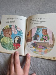Scarce. Daisy Dog’s Wake-Up Book A Little Golden Book. First Edition Western