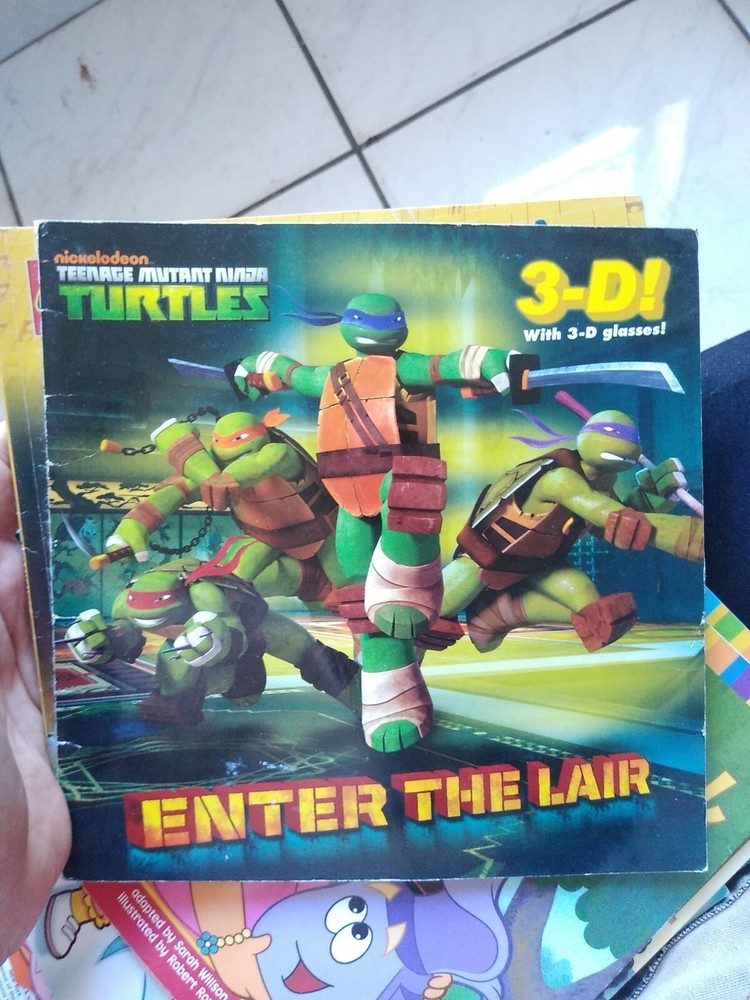 Pictureback(R) Ser.: Enter the Lair (Teenage Mutant Ninja Turtles) by Golden Bo…