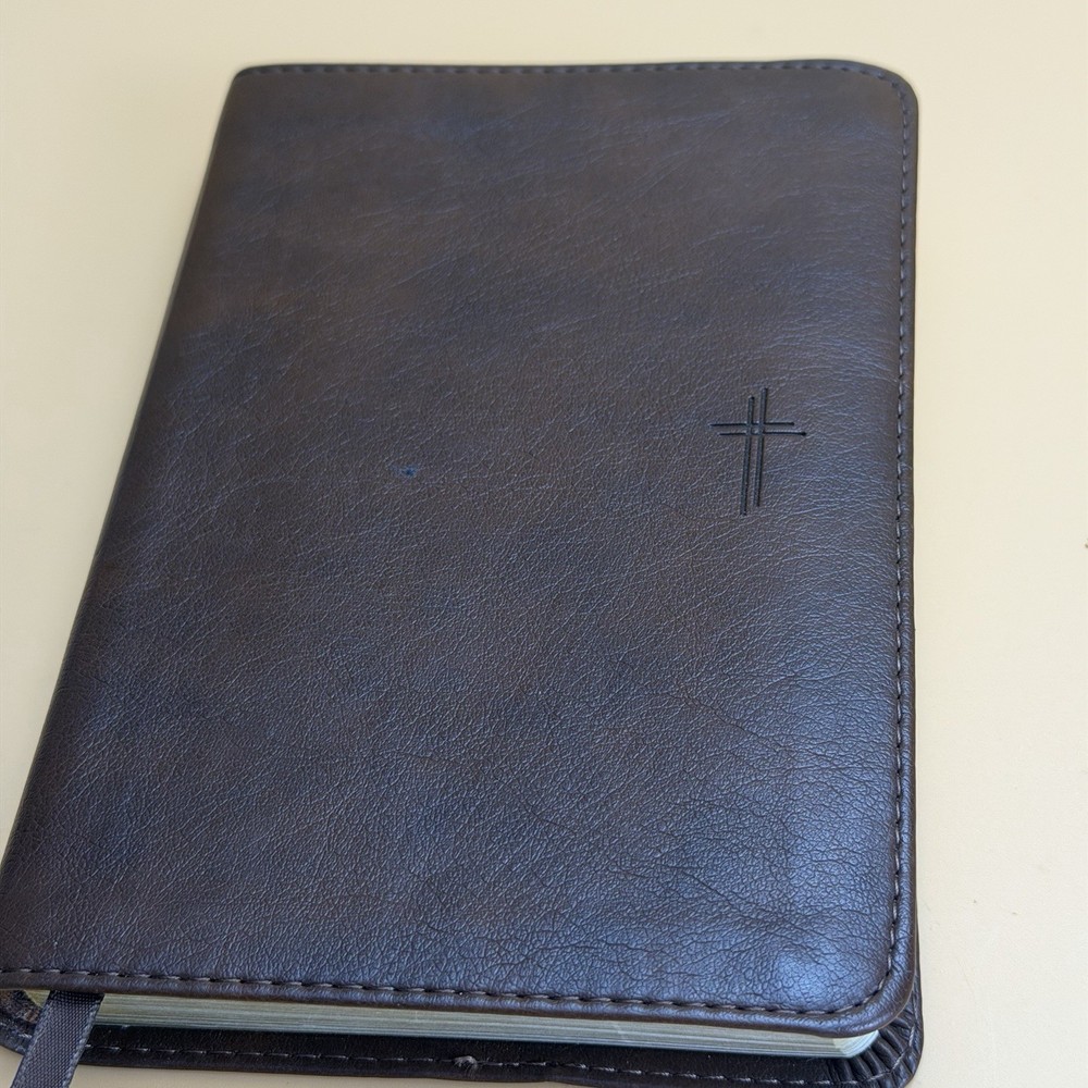 Holy Bible Compact Edition New Living Translation 2007 Tyndale House Leather Bro