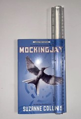 Mockingjay by Suzanne Collins Large Print Edition, Paperback