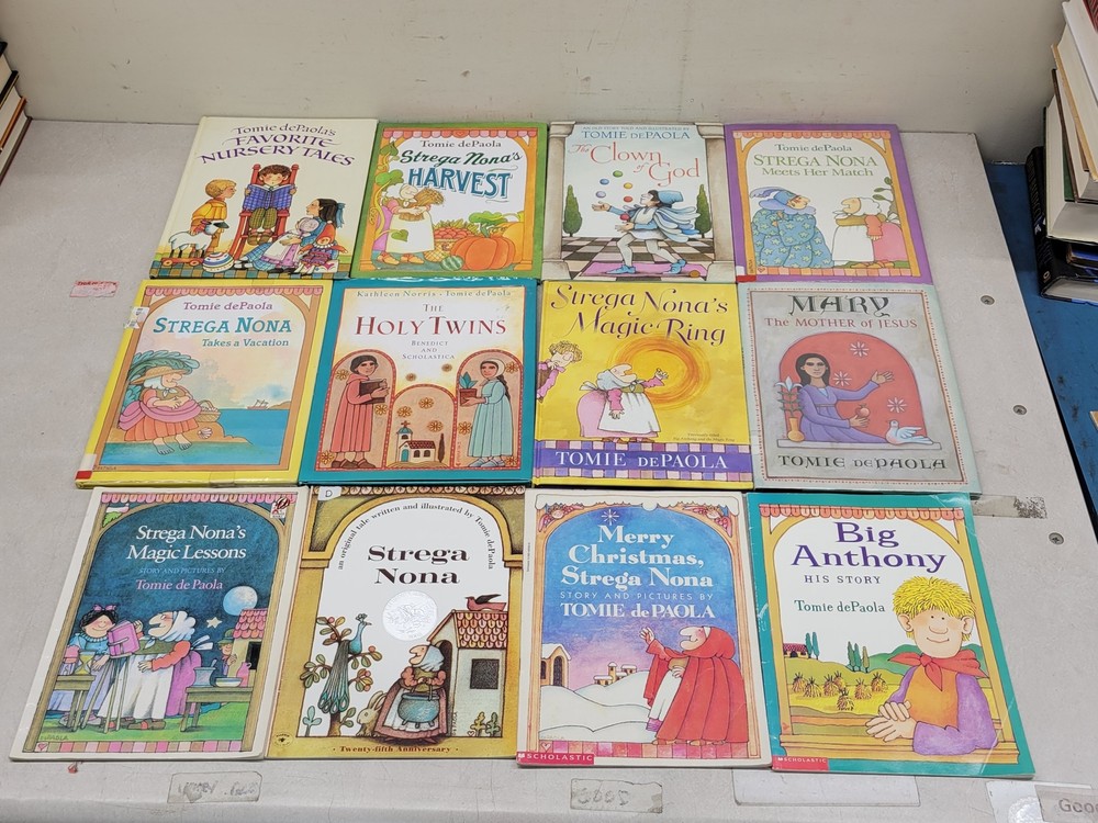 Lot of 10 Tomie dePaola Children’s Picture Paperback Books „Random/Unsorted”